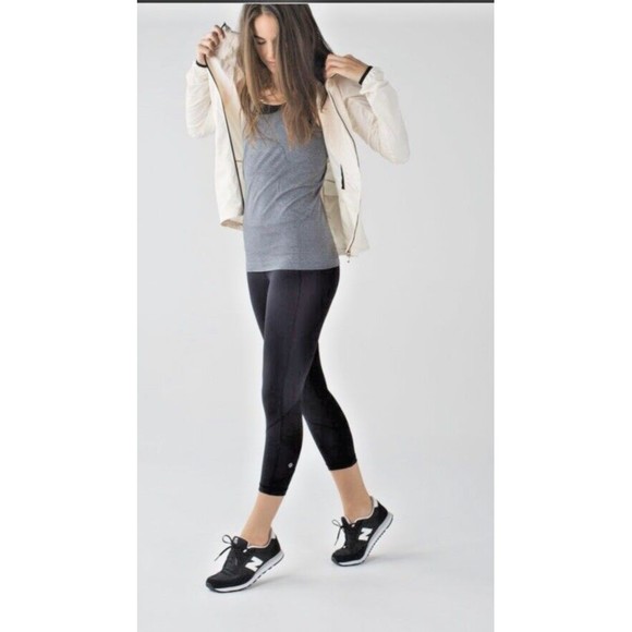 Lululemon Pace Rival Crop Pants 22" Inseam size 2 black mesh panel stash pocket - Picture 11 of 15